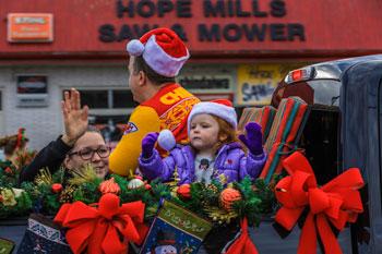 10Hope Mills Christmas Parade