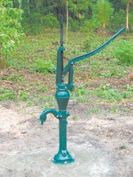 06Hand water pump