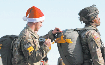 13 01 Paratrooper Santa 2